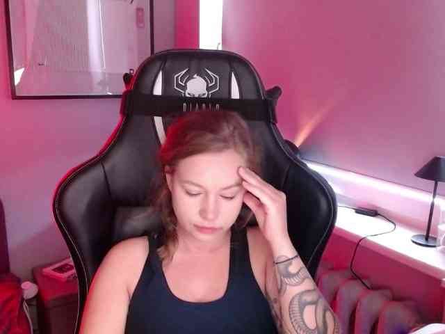 hollyBB webcam