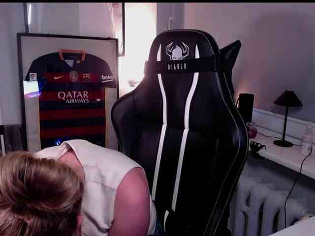hollyBB webcam
