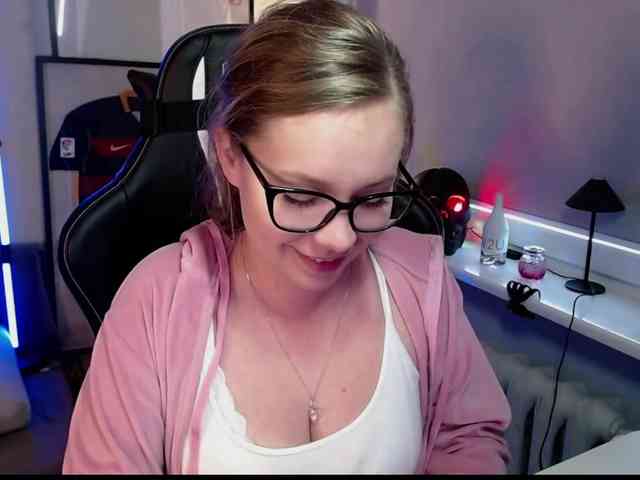 hollyBB webcam