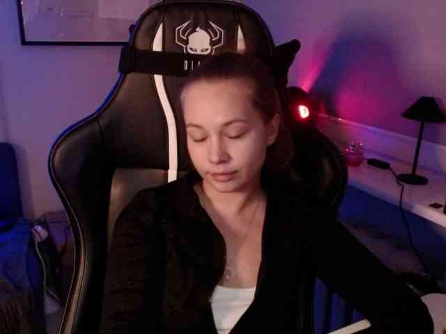 hollyBB webcam