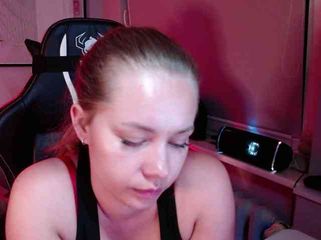 hollyBB webcam