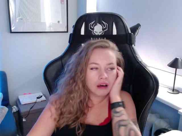 hollyBB webcam