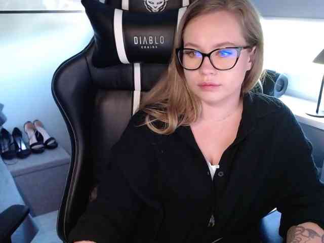 hollyBB webcam