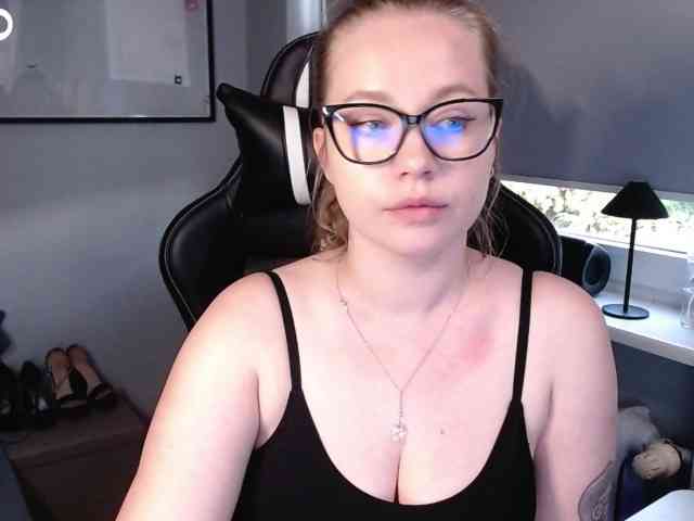 hollyBB webcam