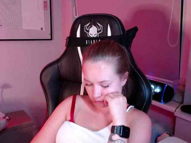 hollyBB webcam