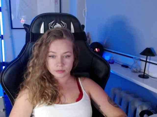 hollyBB webcam