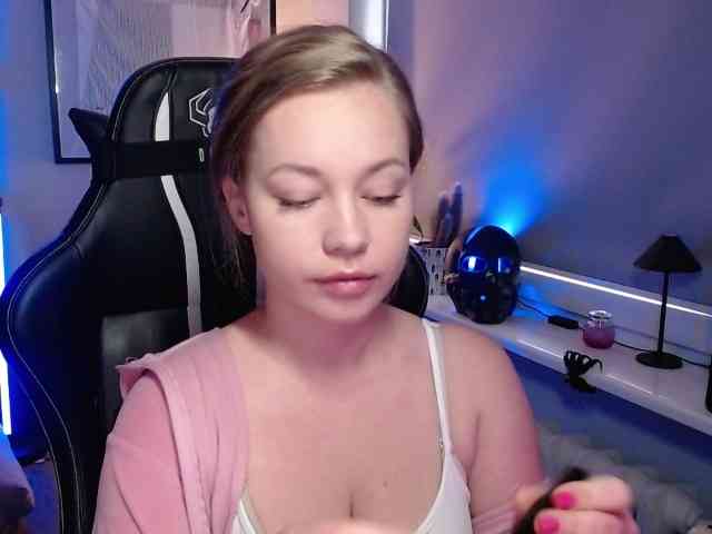 hollyBB webcam