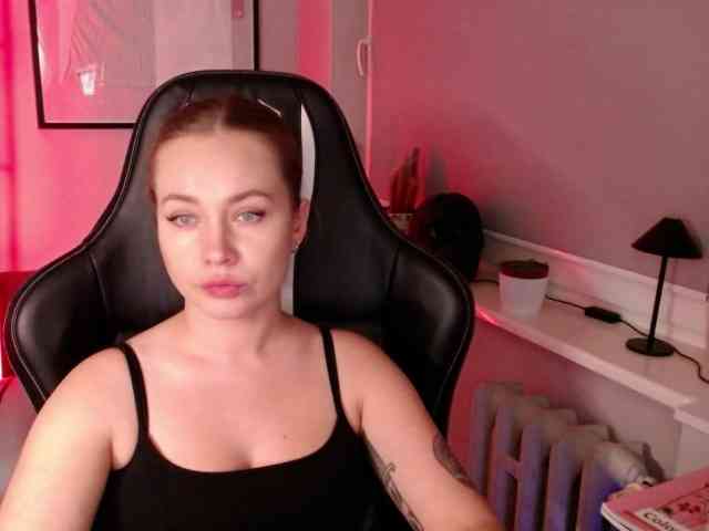 hollyBB webcam