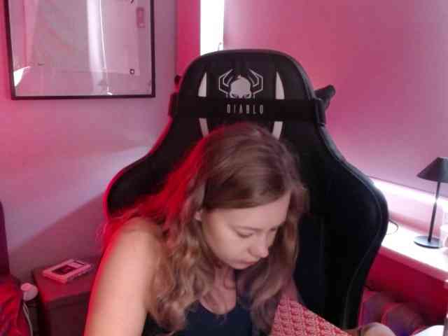 hollyBB webcam
