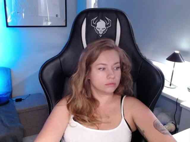 hollyBB webcam
