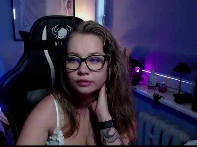hollyBB webcam