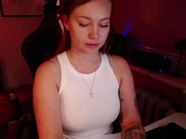 hollyBB webcam