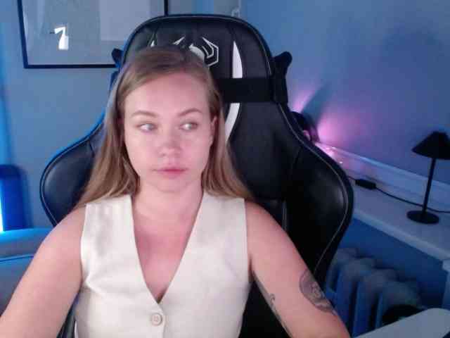 hollyBB webcam