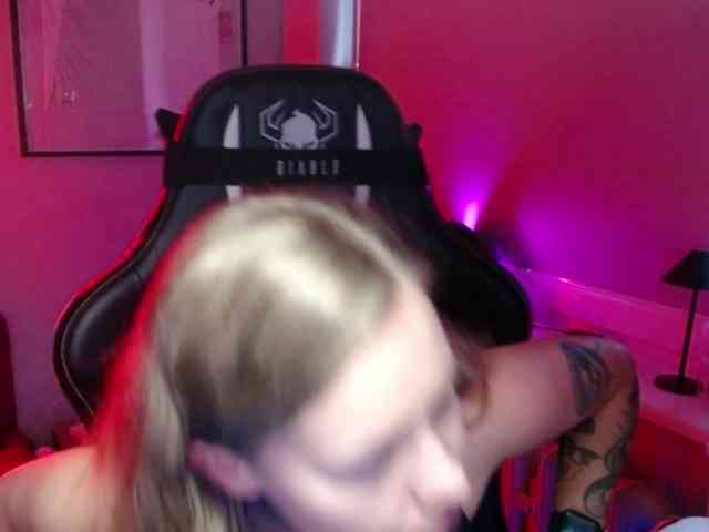 hollyBB webcam
