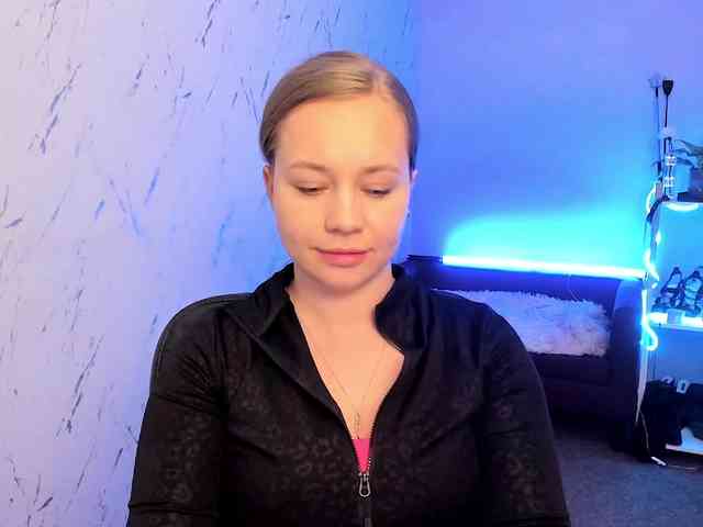 hollyBB webcam
