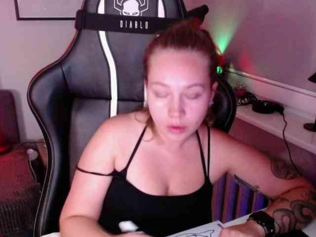 hollyBB webcam