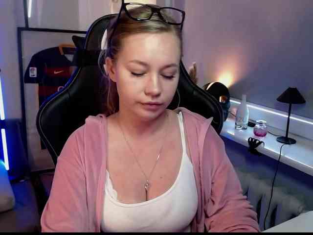 hollyBB webcam