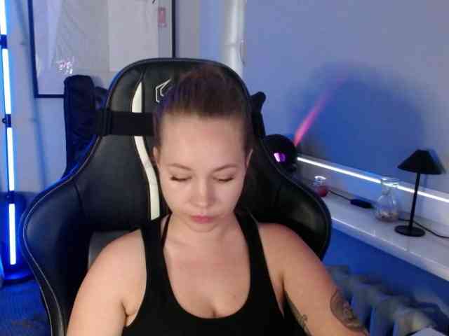 hollyBB webcam