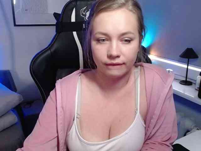 hollyBB webcam