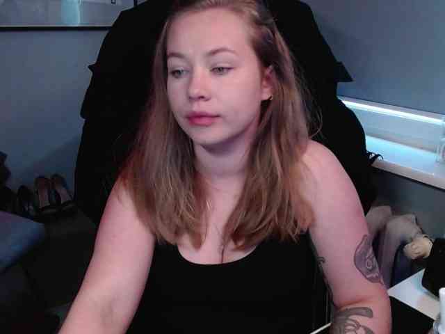 hollyBB webcam