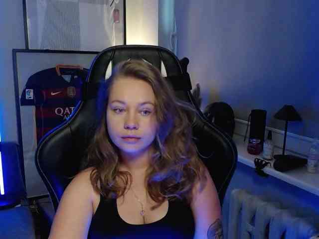 hollyBB webcam