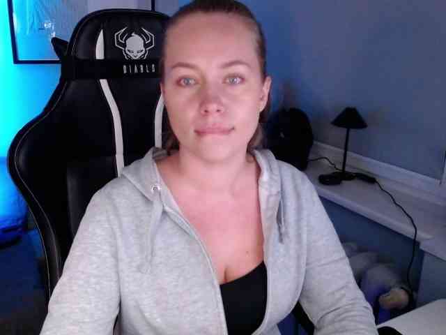 hollyBB