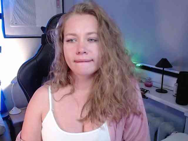 hollyBB webcam