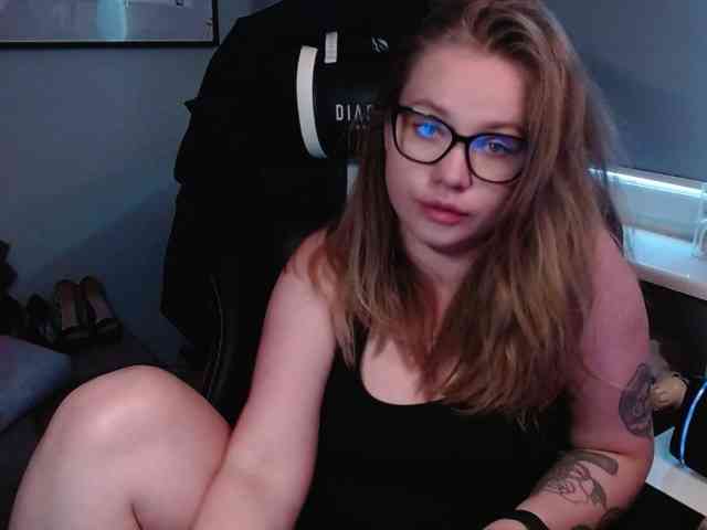hollyBB webcam
