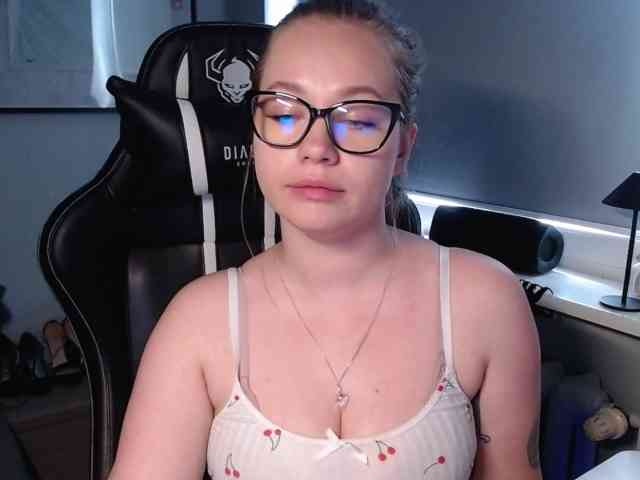 hollyBB webcam