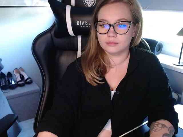 hollyBB webcam