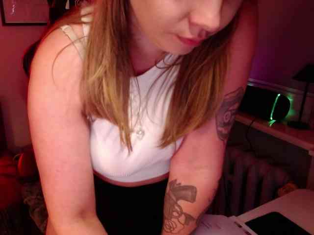 Model: hollyBB