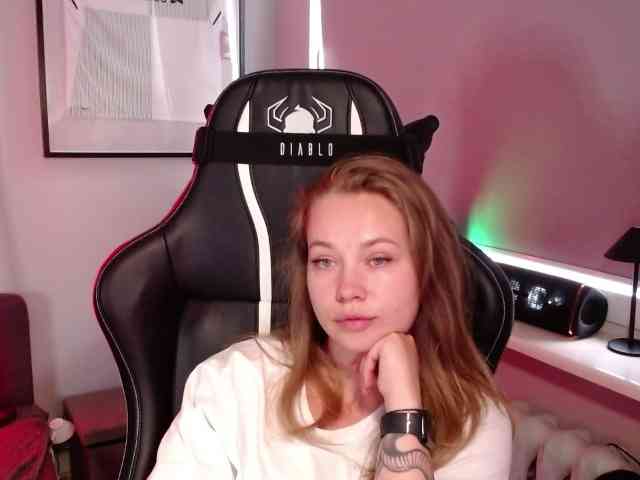 hollyBB webcam