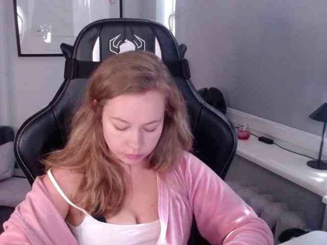 hollyBB webcam