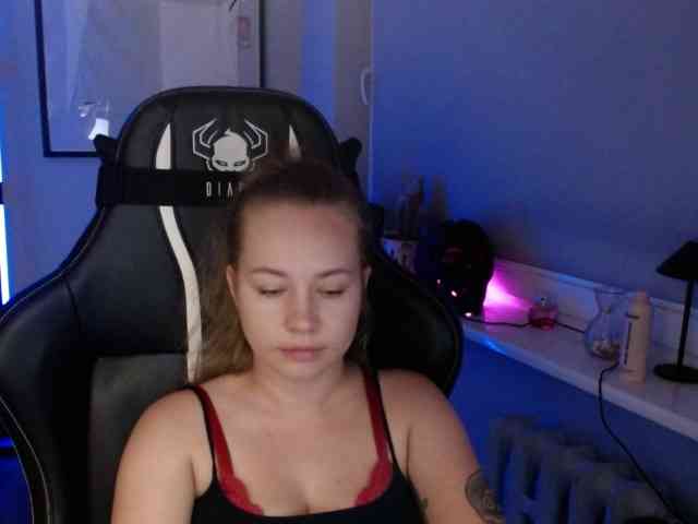 hollyBB webcam