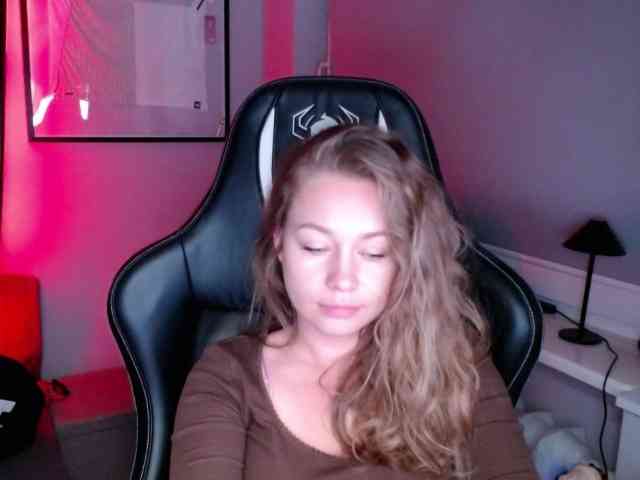 hollyBB webcam