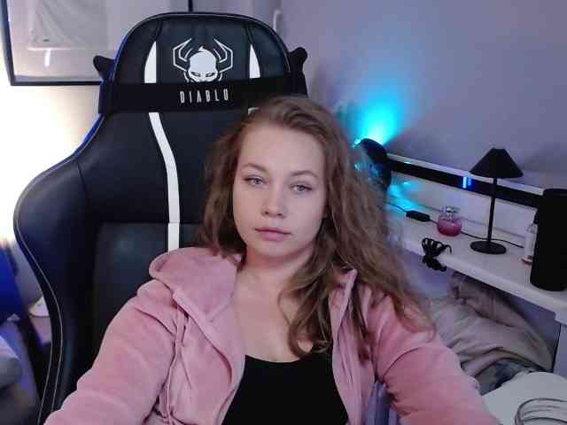 hollyBB webcam