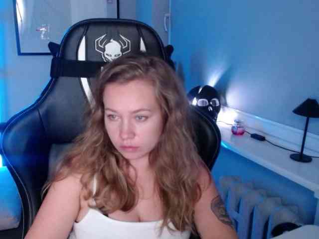 hollyBB webcam