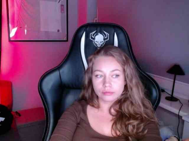 hollyBB webcam