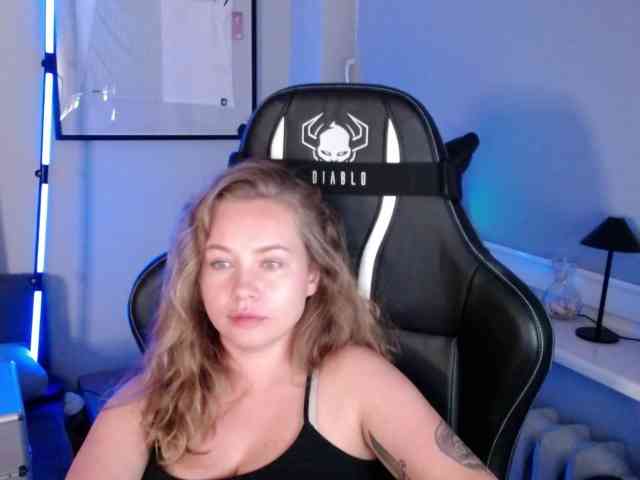 hollyBB webcam