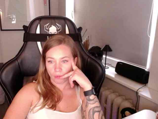 hollyBB hollyBB