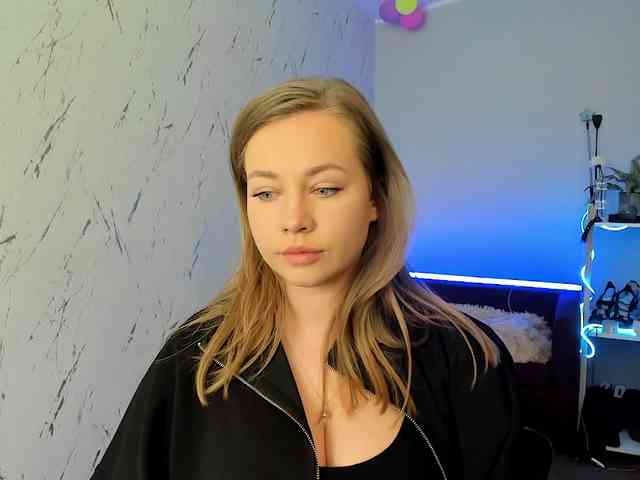 hollyBB webcam