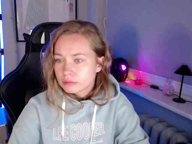 hollyBB webcam