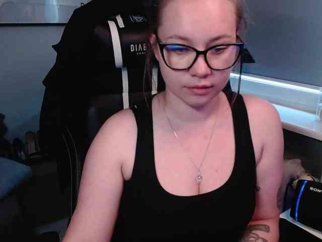 hollyBB webcam