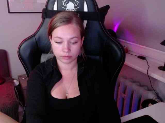 hollyBB webcam