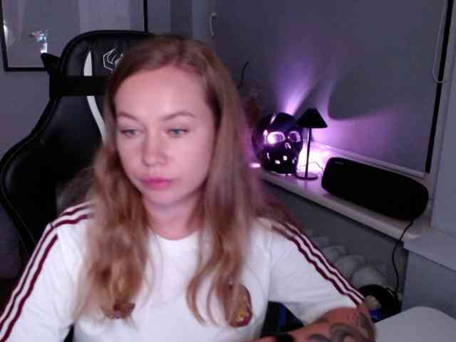 hollyBB webcam