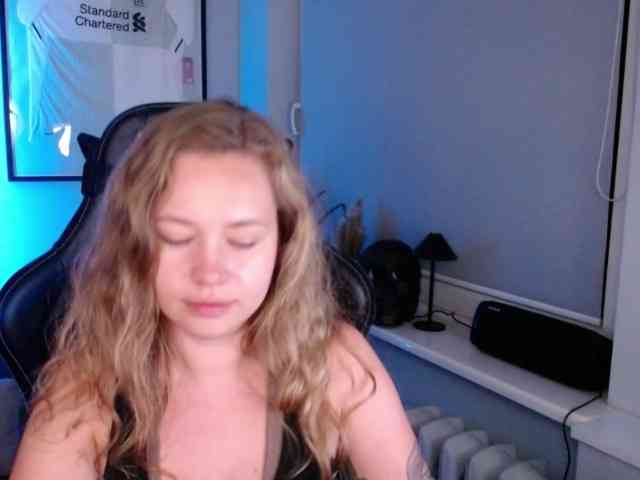 hollyBB webcam