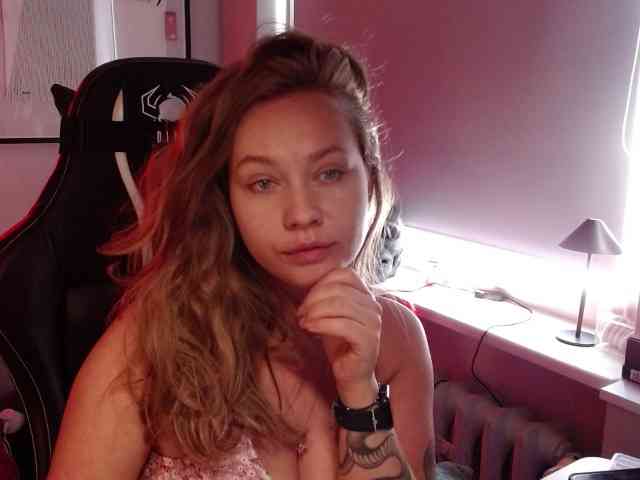 hollyBB webcam