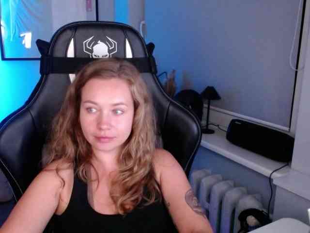 hollyBB webcam