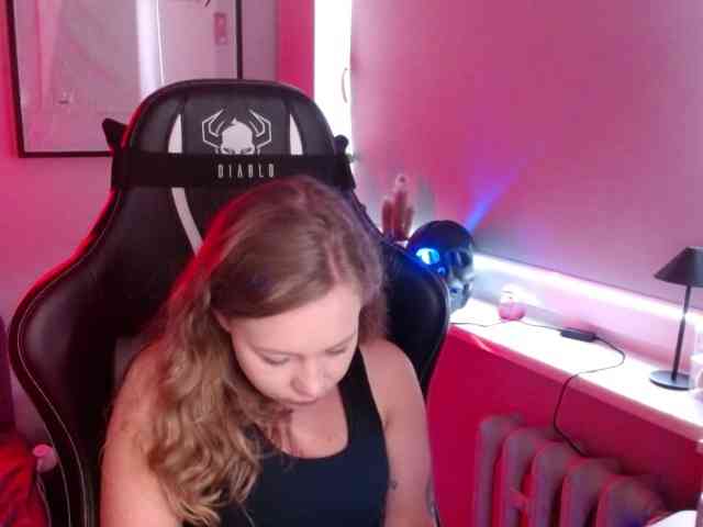 hollyBB webcam