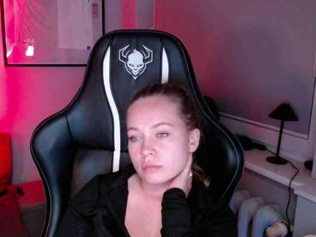 hollyBB webcam
